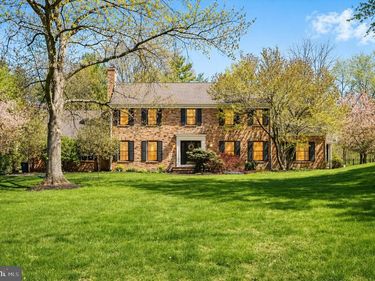 2 WESTERN PINE STREET, PENNINGTON, NJ 08534