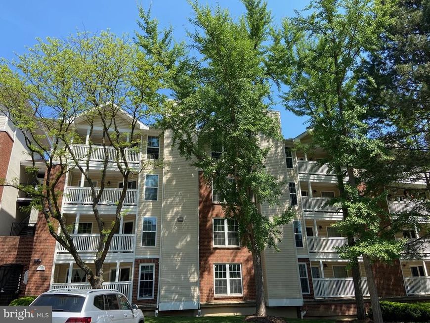 1524 Lincoln Way, Unit 209, McLean, VA 22102 Main Photo