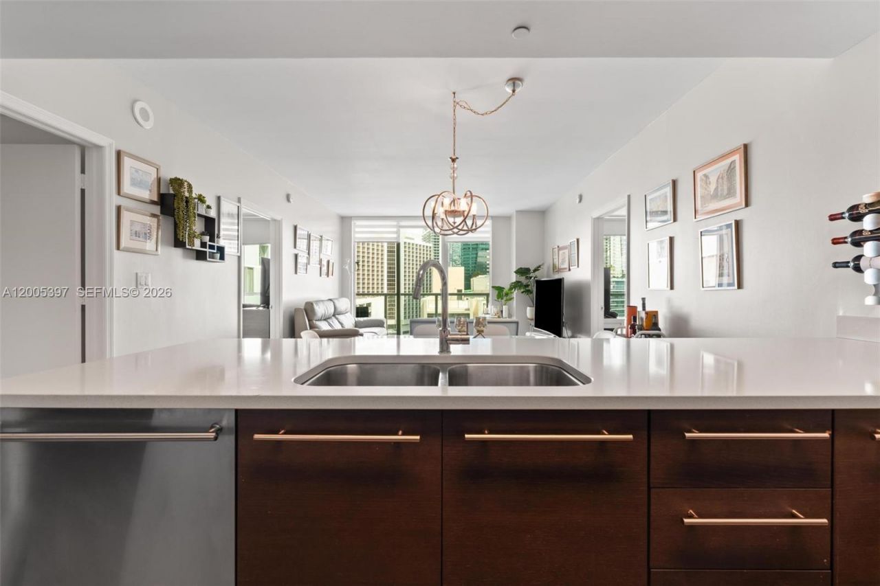 500 Brickell Ave , Unit 1405, Miami, FL 33131 Photo