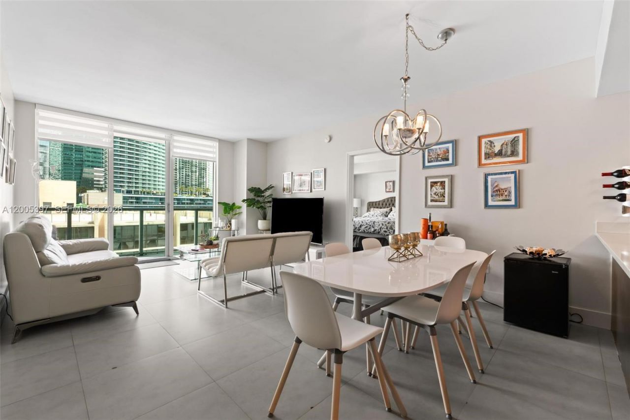 500 Brickell Ave , Unit 1405, Miami, FL 33131 Photo