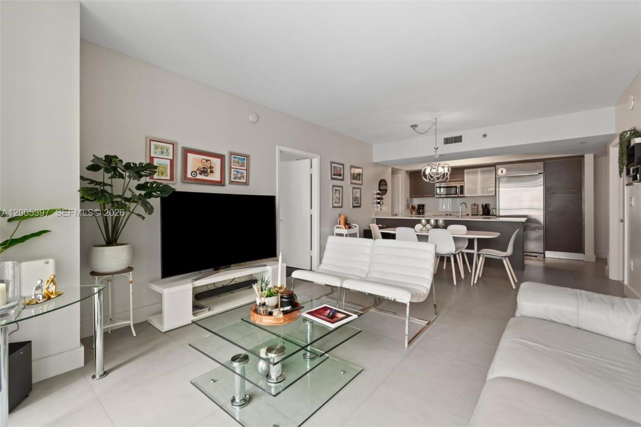 500 Brickell Ave , Unit 1405, Miami, FL 33131 Photo