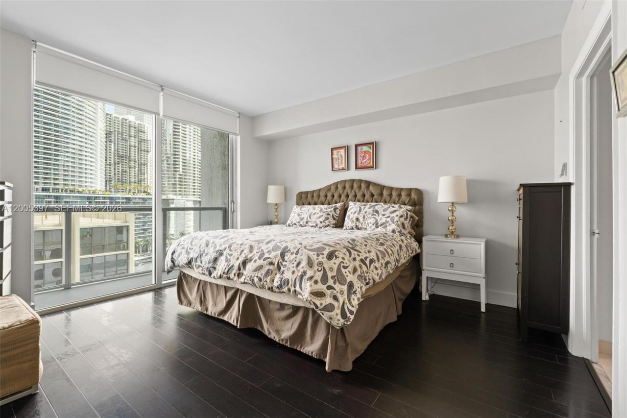 500 Brickell Ave , Unit 1405, Miami, FL 33131 Photo