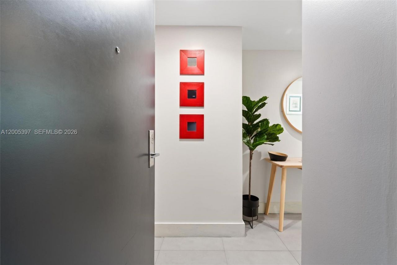 500 Brickell Ave , Unit 1405, Miami, FL 33131 Photo