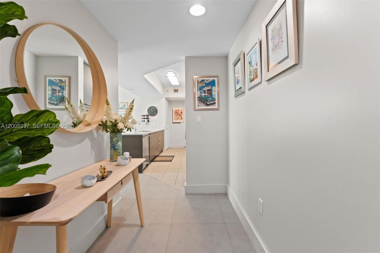 500 Brickell Ave , Unit 1405, Miami, FL 33131 Photo