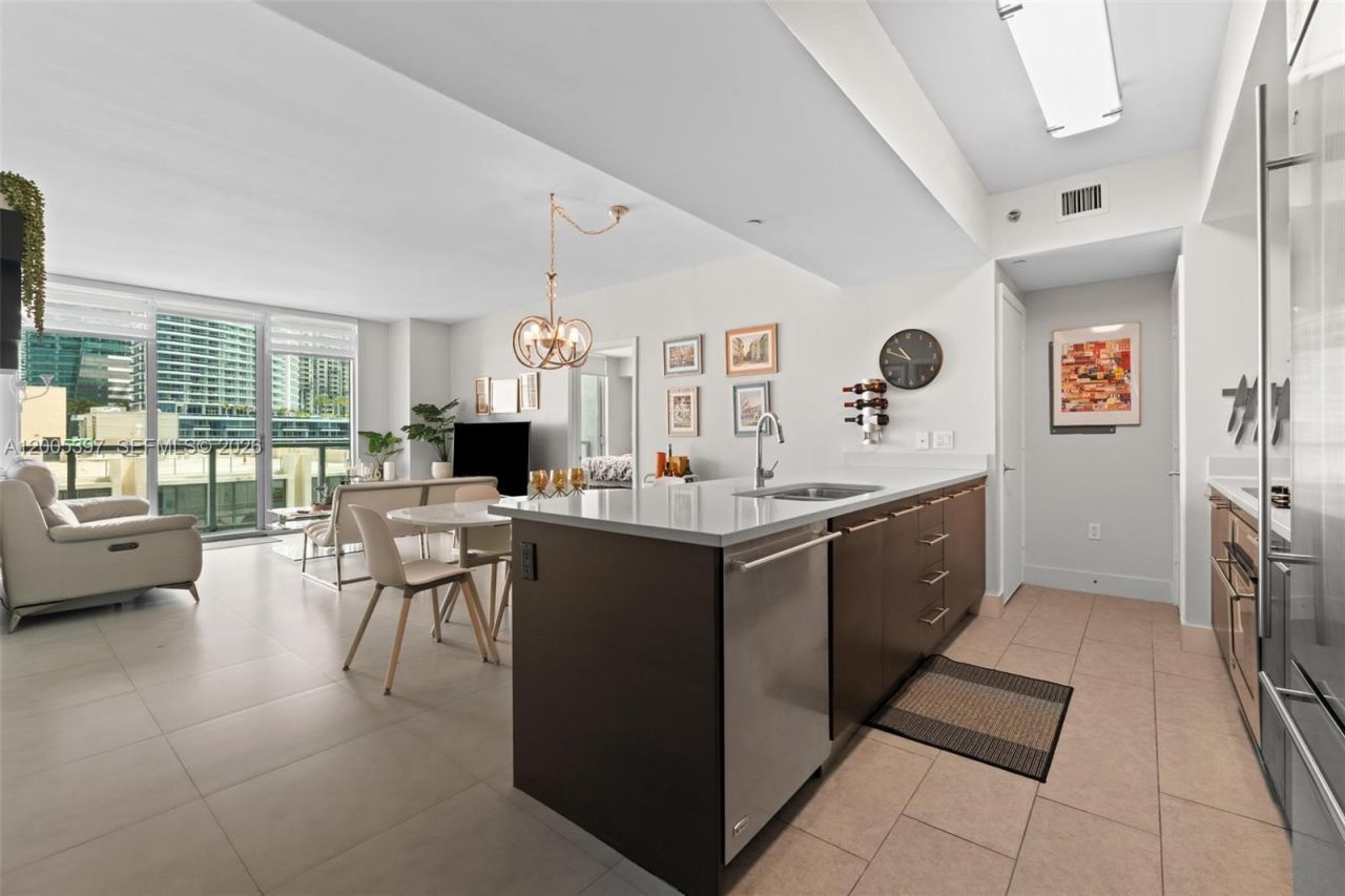 500 Brickell Ave , Unit 1405, Miami, FL 33131 Photo