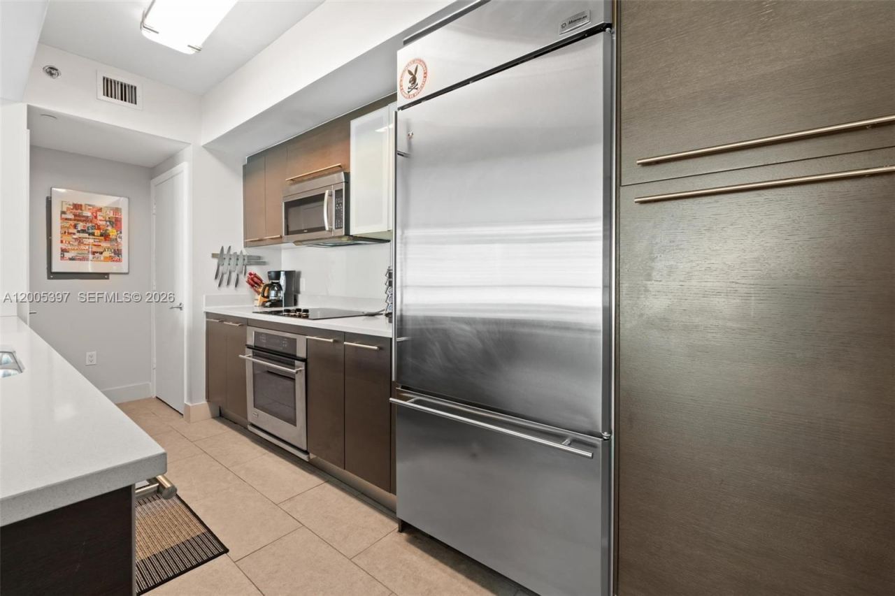 500 Brickell Ave , Unit 1405, Miami, FL 33131 Photo