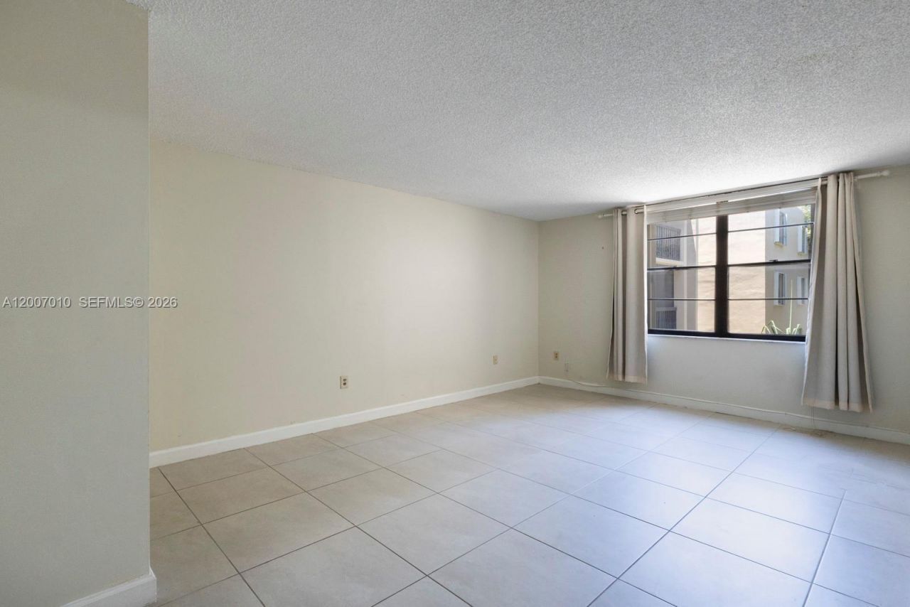 10855 SW 112th Ave , Unit 211, Miami, FL 33176 Photo