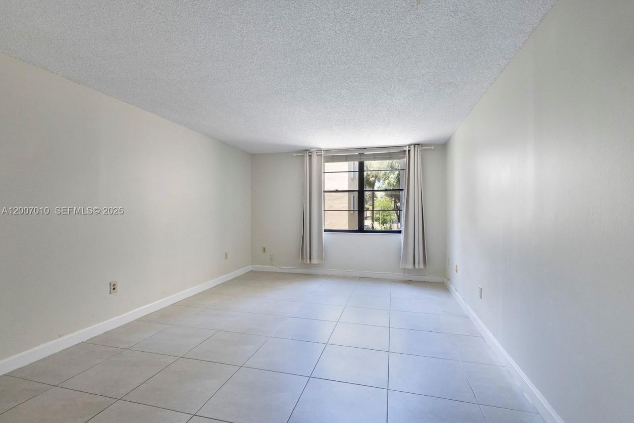 10855 SW 112th Ave , Unit 211, Miami, FL 33176 Photo