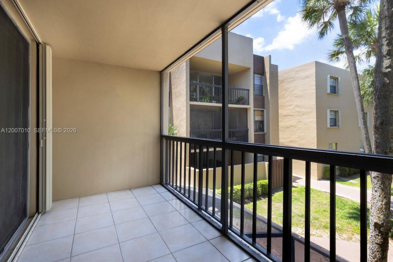10855 SW 112th Ave , Unit 211, Miami, FL 33176 Photo