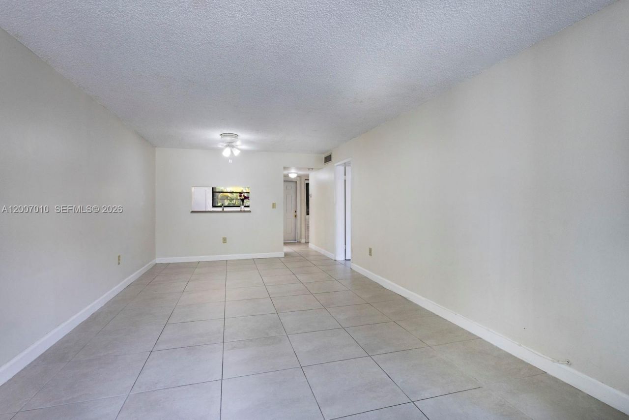 10855 SW 112th Ave , Unit 211, Miami, FL 33176 Photo