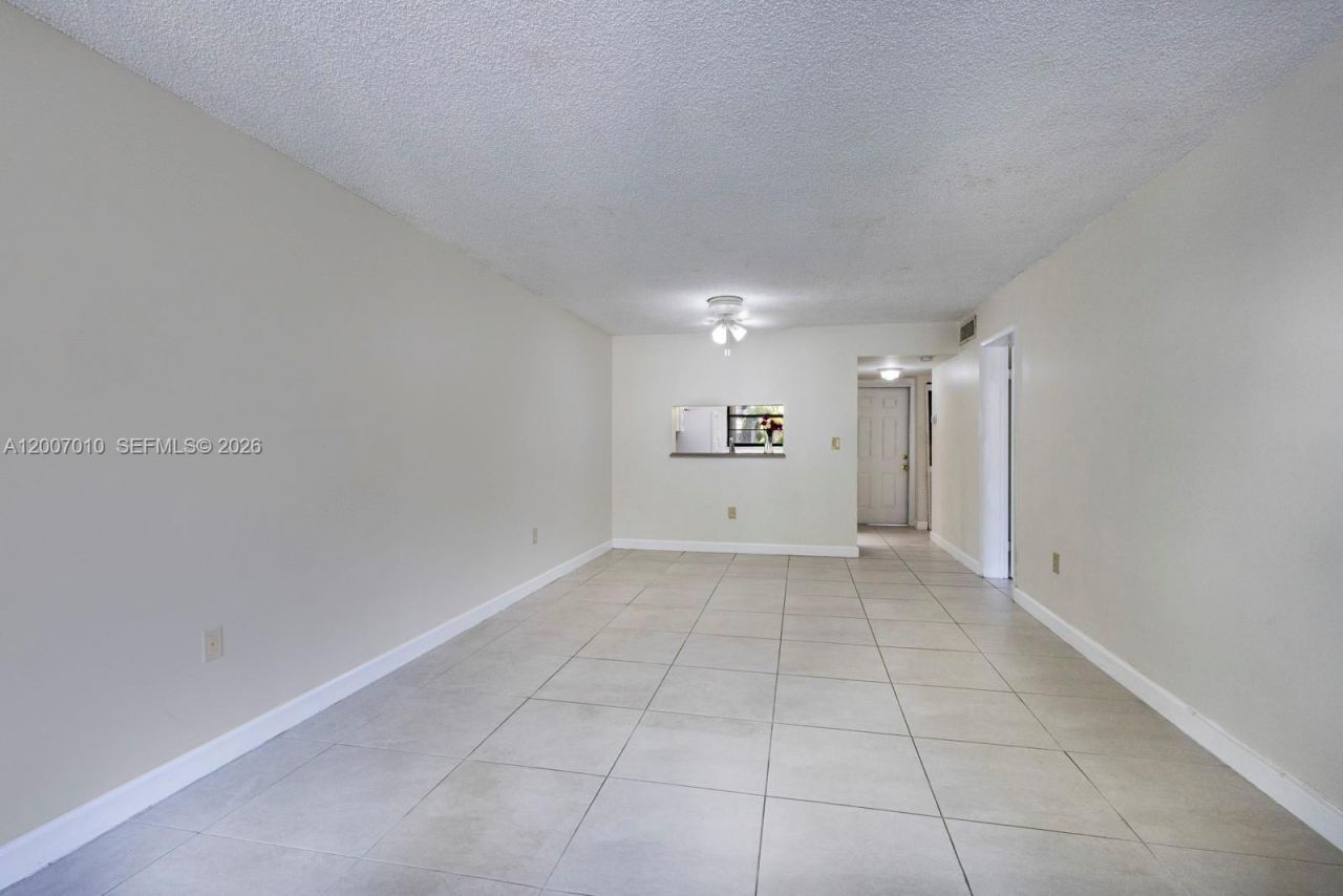 10855 SW 112th Ave , Unit 211, Miami, FL 33176 Photo