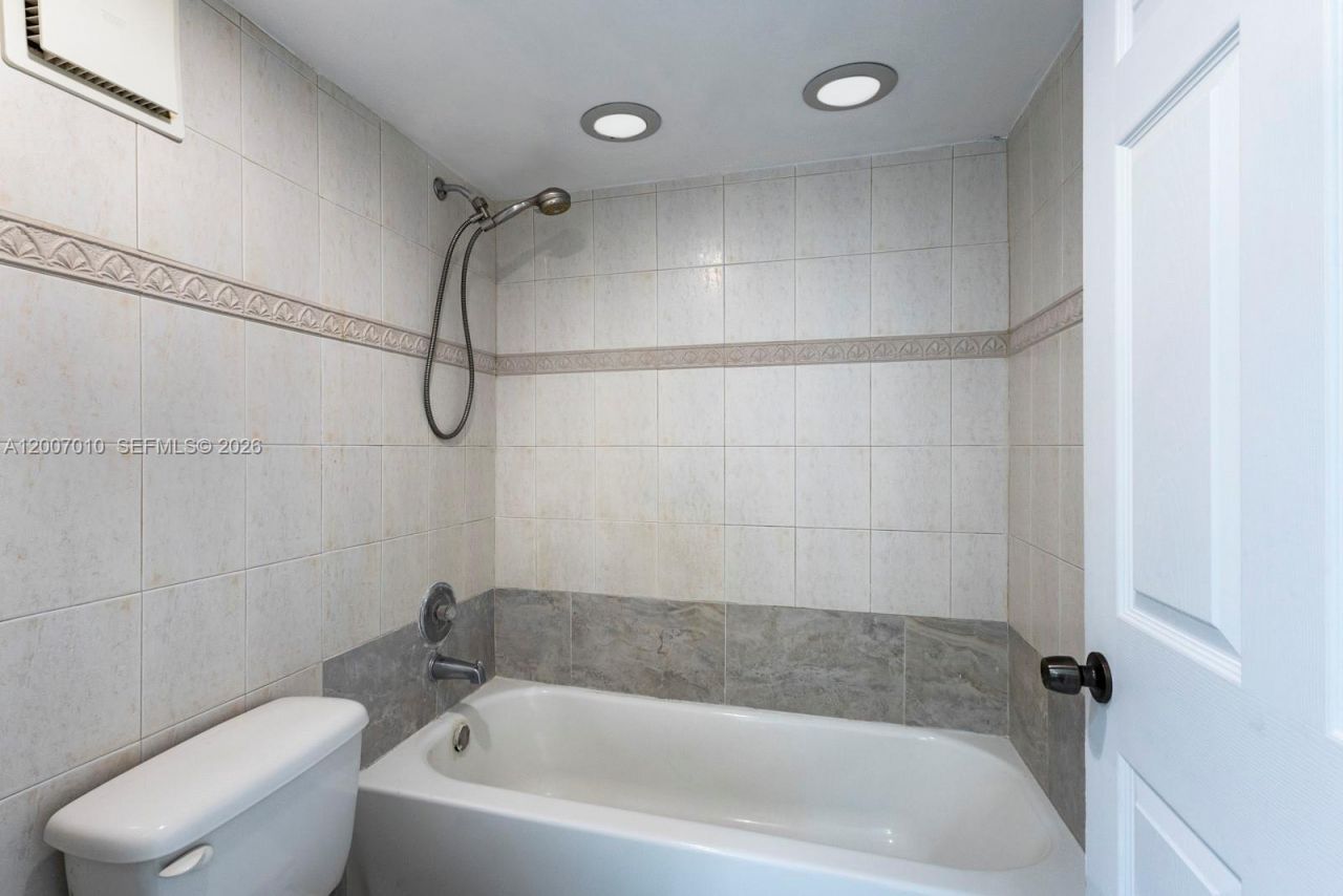 10855 SW 112th Ave , Unit 211, Miami, FL 33176 Photo