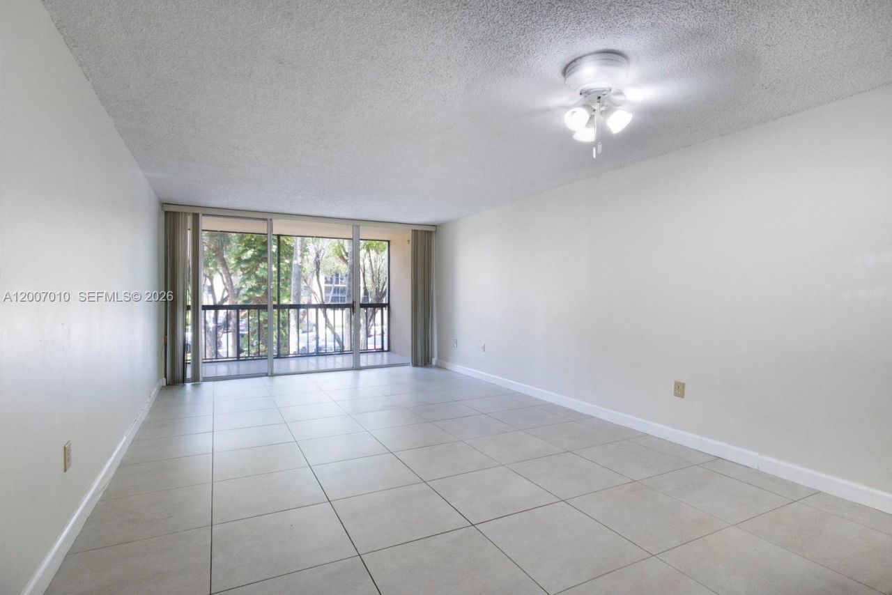 10855 SW 112th Ave , Unit 211, Miami, FL 33176 Photo