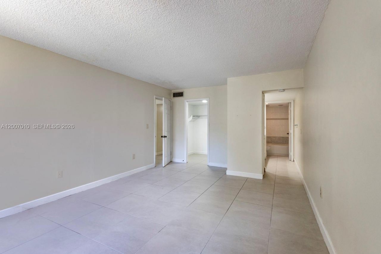 10855 SW 112th Ave , Unit 211, Miami, FL 33176 Photo