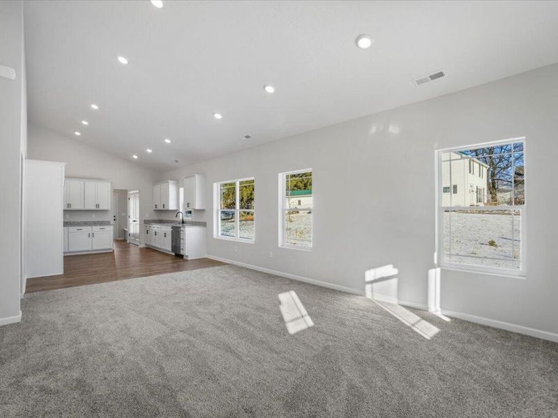 517 E Chillicothe Avenue, Bellefontaine, OH 43311 Photo 8