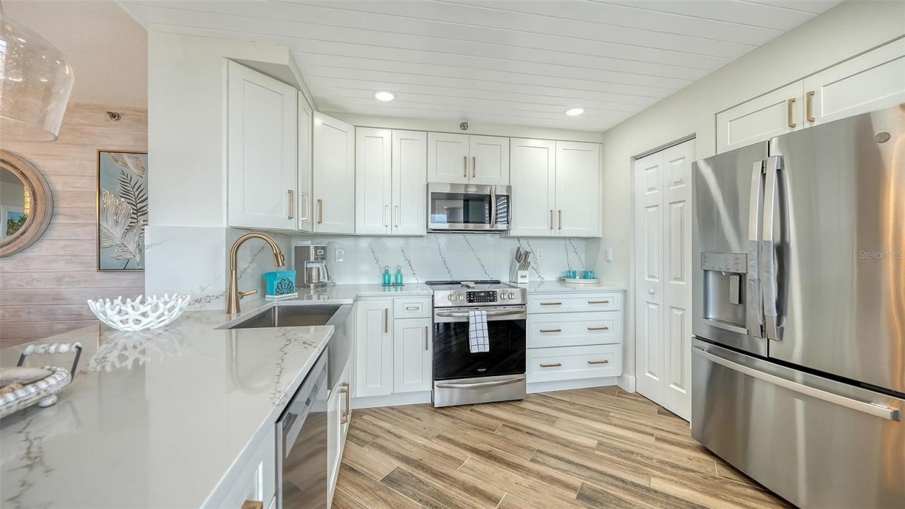 6294 Bahia Del Mar Circle, Unit 804, Saint Petersburg, FL 33715 Photo