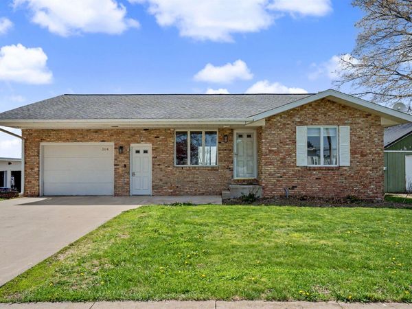 306 N Chestnut Street, Edgewood, IA 52042