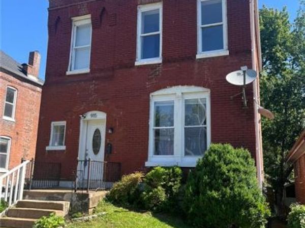 915 Bates Street, St Louis, MO 63111