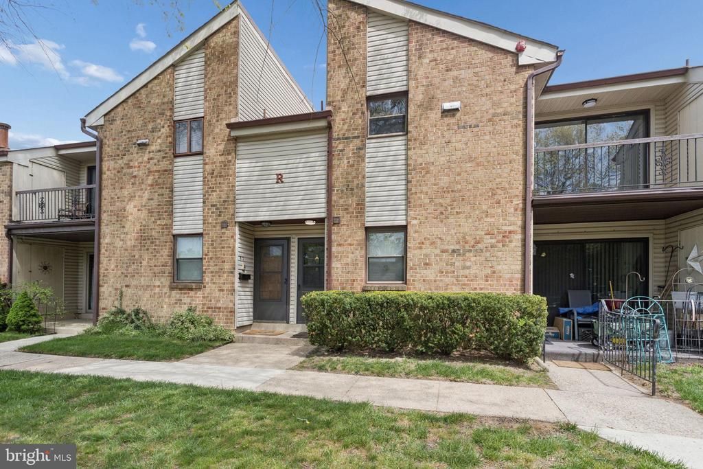 1475 MOUNT HOLLY ROAD  Edgewater Park, NJ 08010