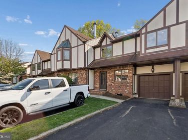 3 CAMBRIDGE DRIVE, EWING, NJ 08628