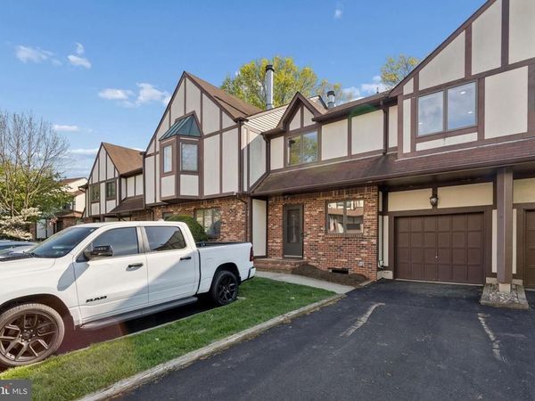 3 CAMBRIDGE DRIVE, EWING, NJ 08628