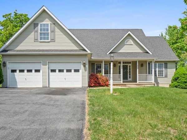 404 MICHIGAN DRIVE, FALLING WATERS, WV 25419