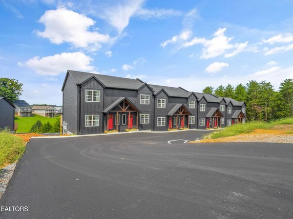 1479 William Holt Blvd, Sevierville, TN 37862