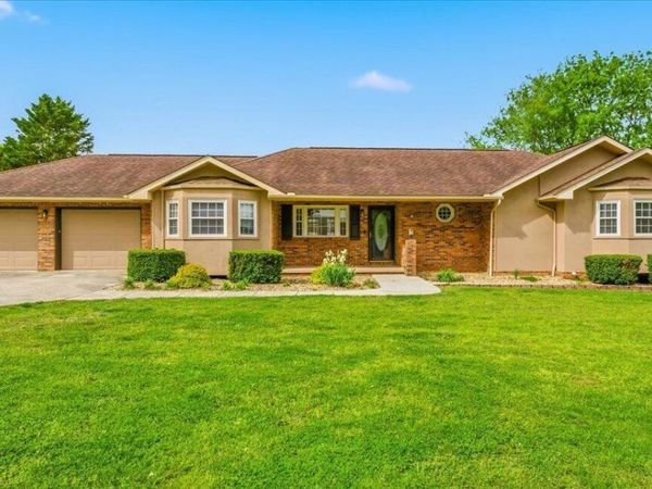 209 LaVista Drive, Maryville, TN 37804