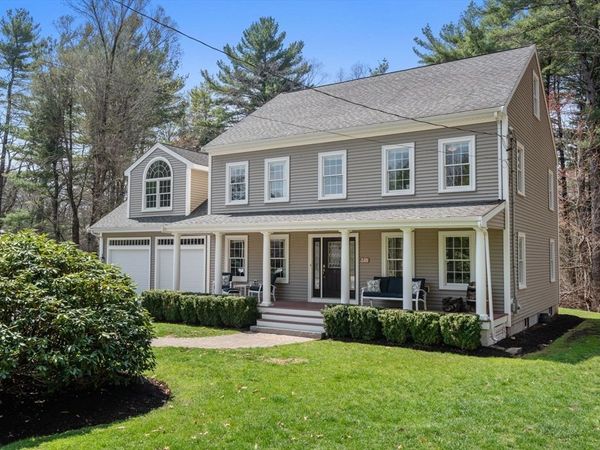 7 Crest Circle, Medfield, MA 02052