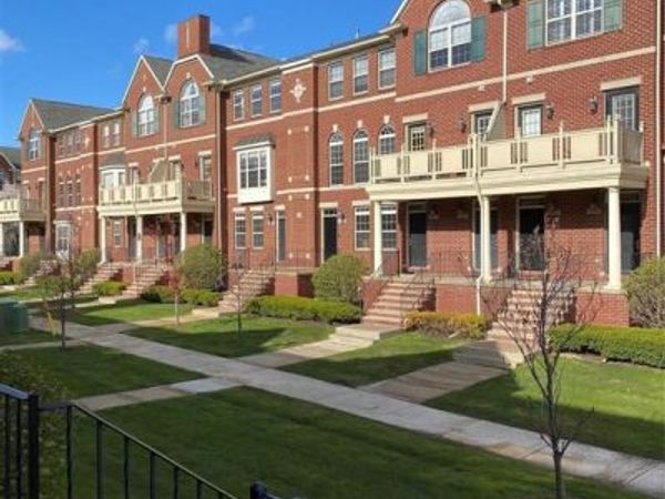 1394 Ashford Court, Troy, MI 48084