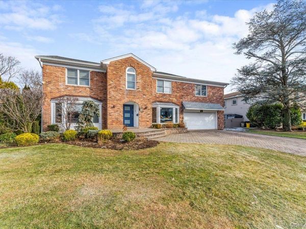 22 Larch Hill Road , Lawrence, NY 11559