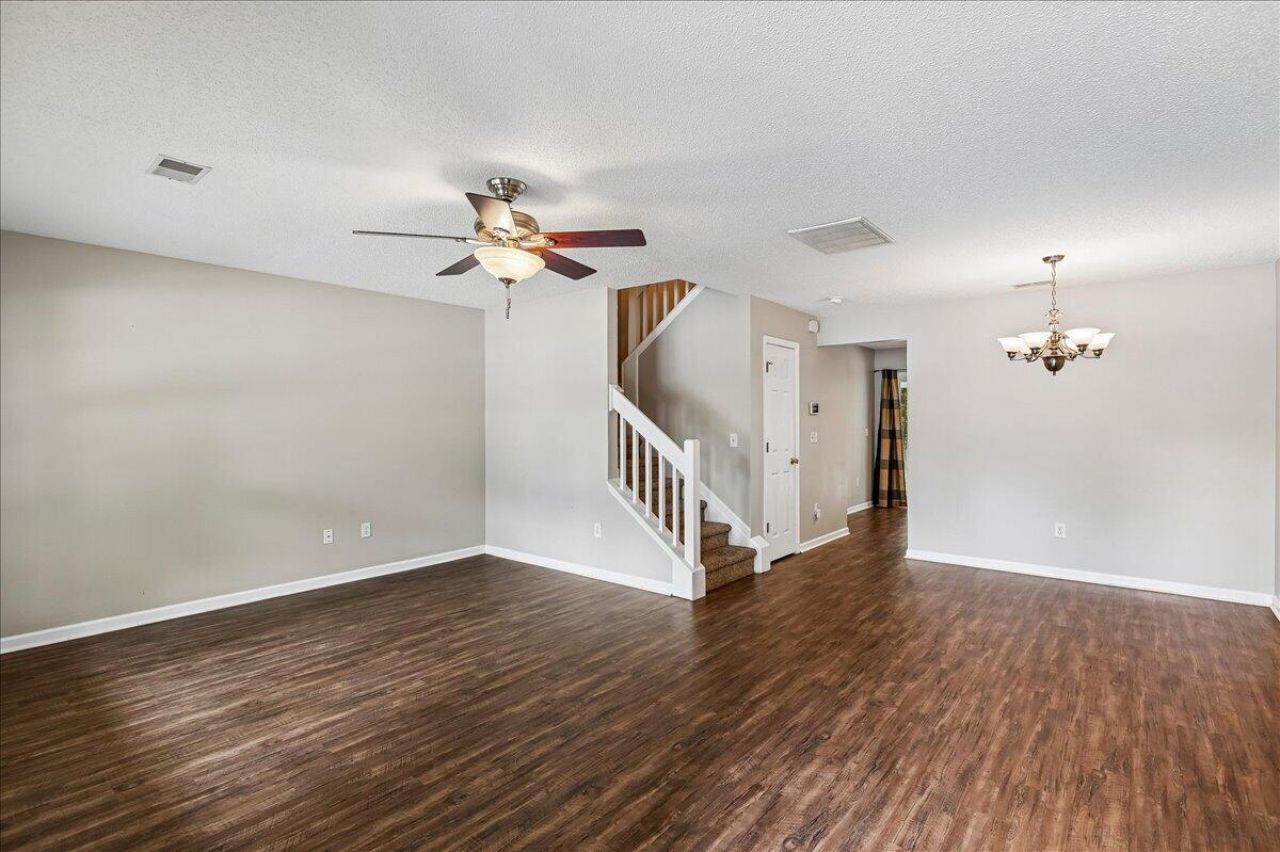 7948 Shadow Oak Drive Photo 10