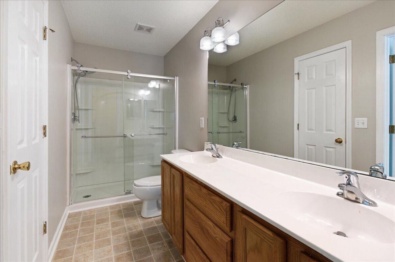 7948 Shadow Oak Drive Photo 25