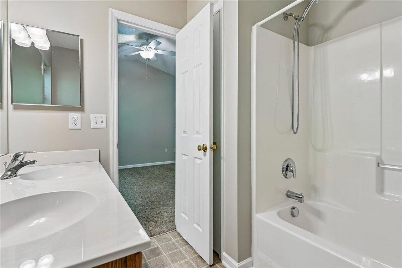 7948 Shadow Oak Drive Photo 35