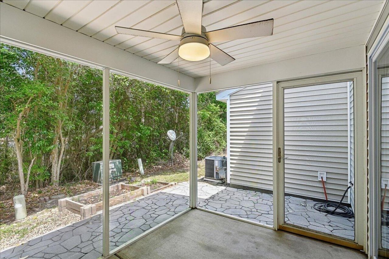 7948 Shadow Oak Drive Photo 37