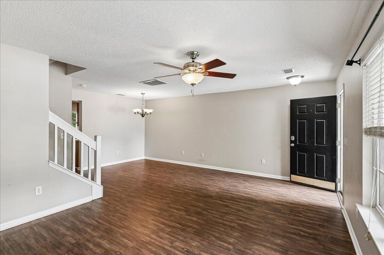 7948 Shadow Oak Drive Photo 5