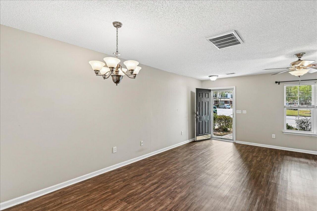 7948 Shadow Oak Drive Photo 7