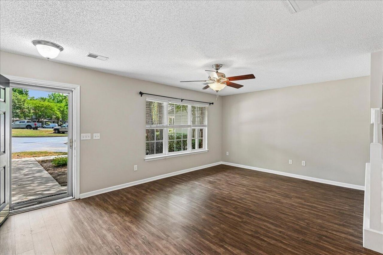 7948 Shadow Oak Drive Photo 8