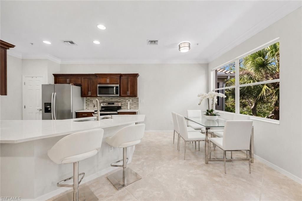 12850 Carrington Cir, Unit 203, Naples, FL 34105 Photo