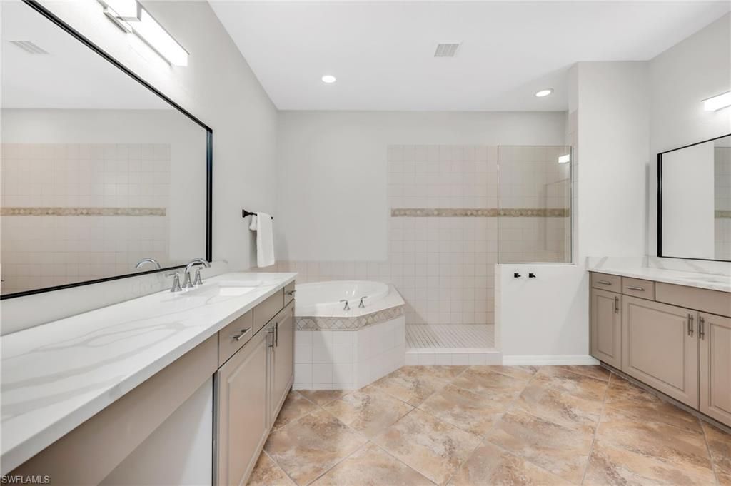 12850 Carrington Cir, Unit 203, Naples, FL 34105 Photo