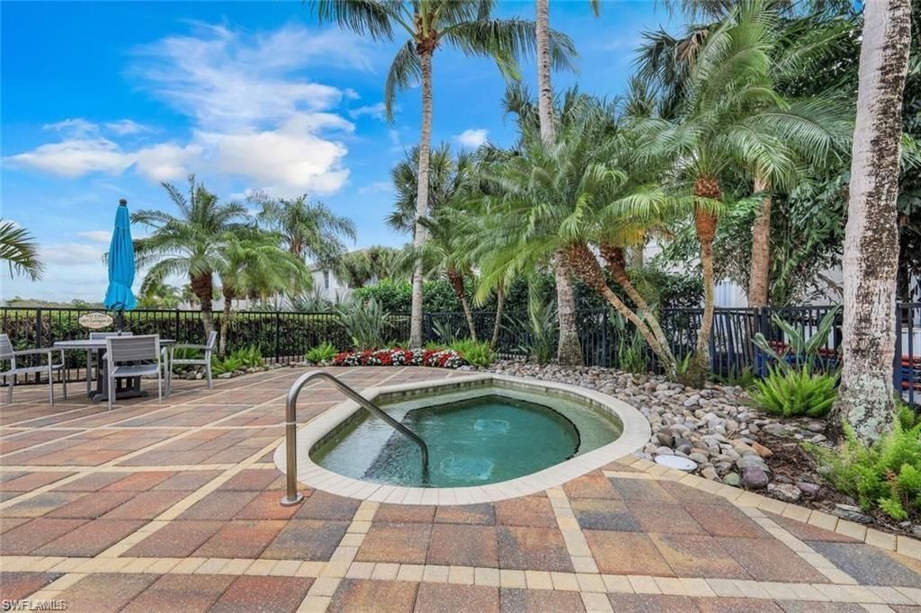 12850 Carrington Cir, Unit 203, Naples, FL 34105 Photo