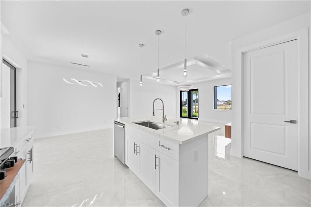 220 NE 9th St, Cape Coral, FL 33909 Photo