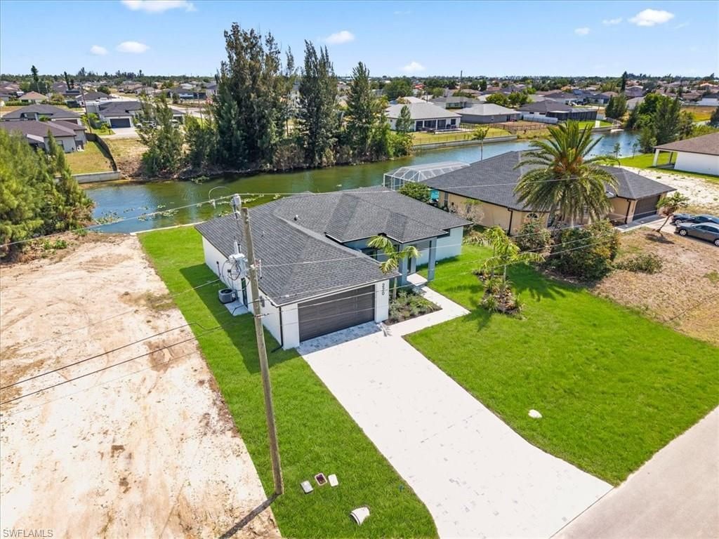 220 NE 9th St, Cape Coral, FL 33909 Photo