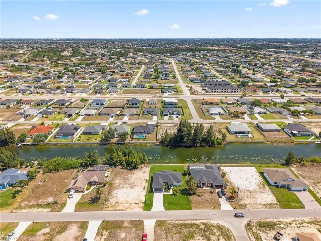 220 NE 9th St, Cape Coral, FL 33909 Photo