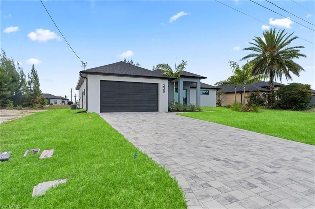 220 NE 9th St, Cape Coral, FL 33909 Photo