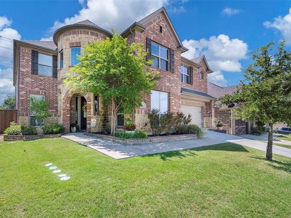 928 Bentley Drive , Roanoke, TX 76262