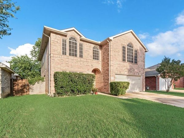 5715 Creekhollow Drive, Arlington, TX 76018
