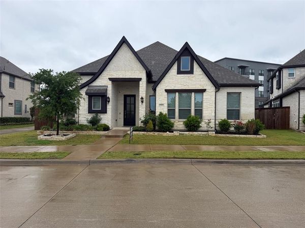 12513 Royal Oaks Lane , Farmers Branch, TX 75234