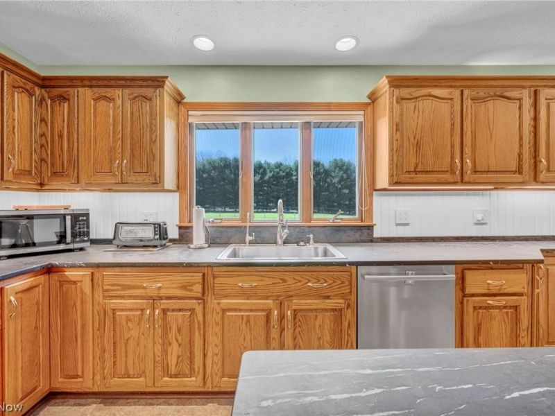 6569 Milhaven Avenue NW, Canal Fulton, OH 44614 Photo 18