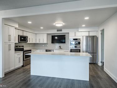 21510 VALLEY FORGE CIRCLE, Unit 1510, KING OF PRUSSIA, PA 19406